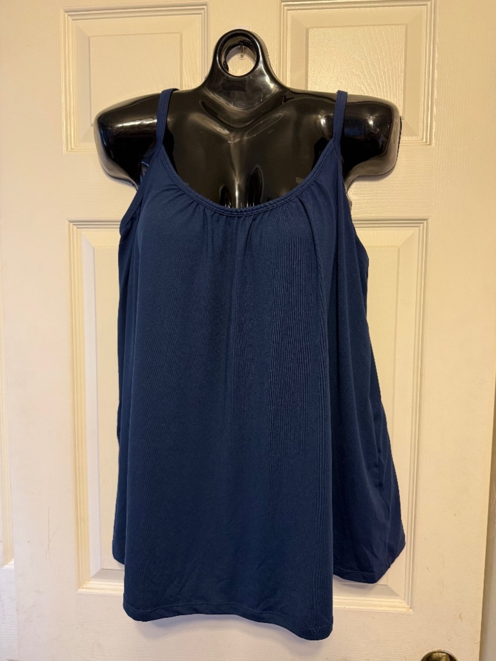 32 degrees cooling tank with adjustable straps